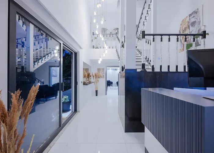 Wind Of Готель