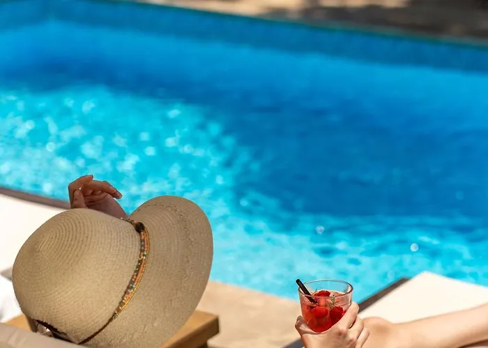 Wind Of Готель Чешме